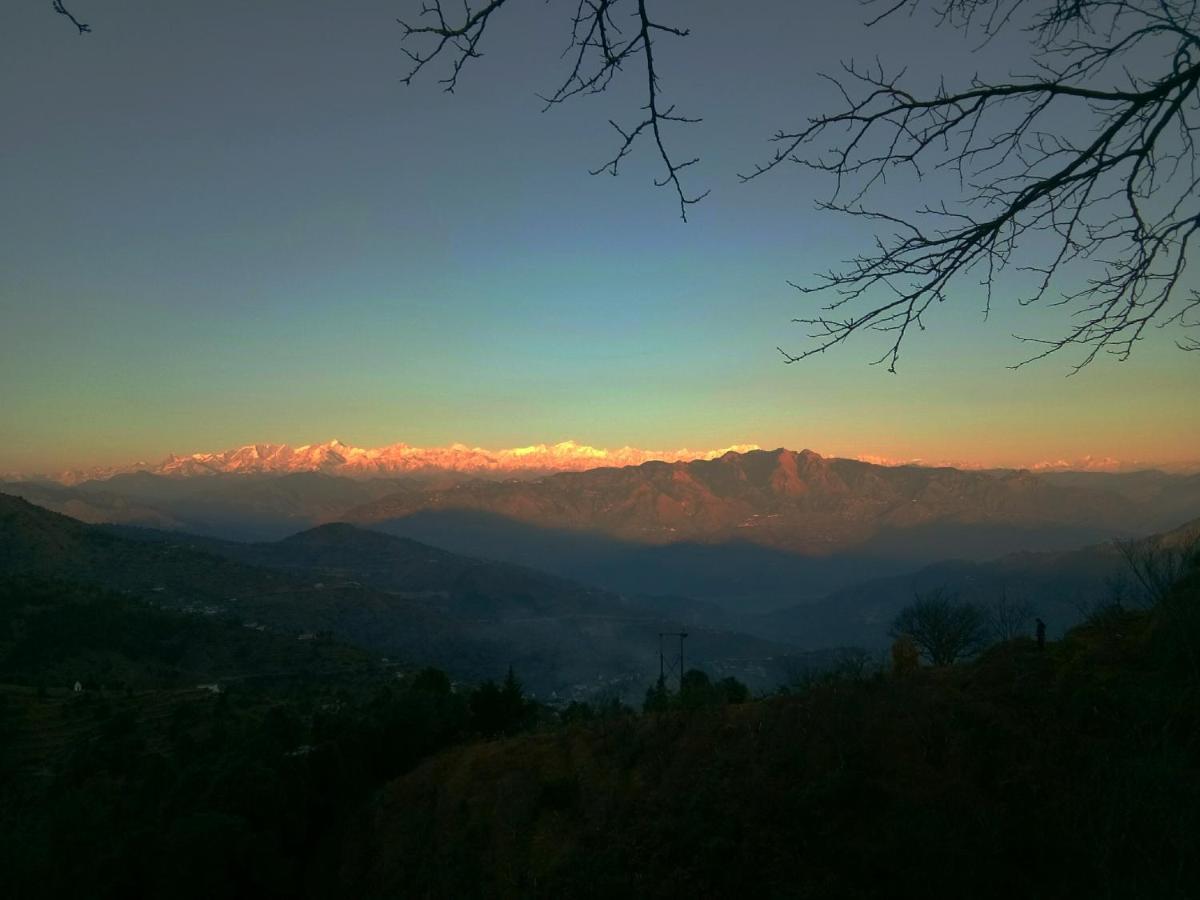 In Apple Estate Kanatal - Himalayan View Resort With Courteous Staff Εξωτερικό φωτογραφία